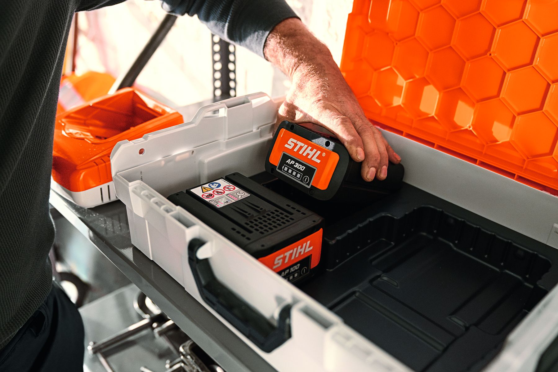 STIHL Box pro akumulátory a nabíječky velikost M KISPlus